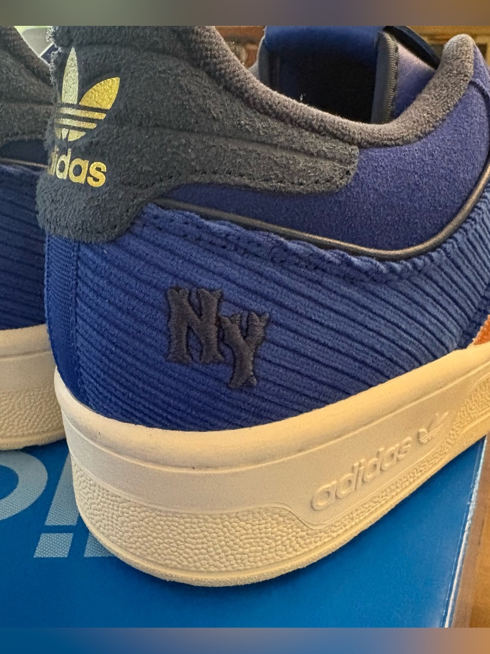 Brand new never worn adidas originals rivalry low!  Blue & orange size 11.5 - Picture 4 of 5